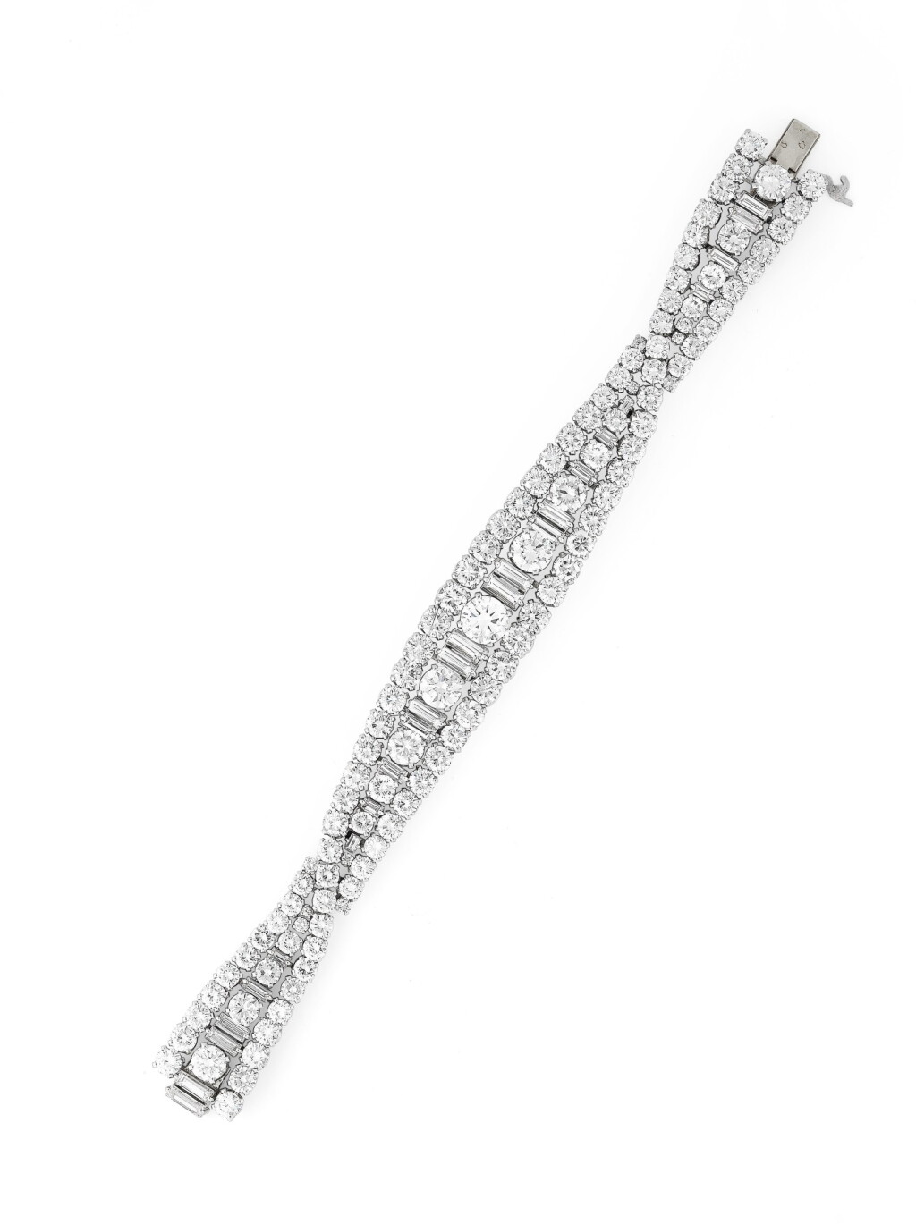 View full screen - View 1 of Lot 35. Bracelet diamants | Diamond bracelet.