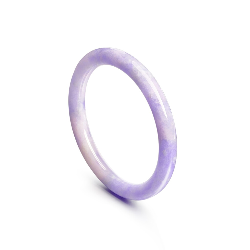 Voir en plein écran - Voir 1 du lot 646. Lavender Jadeite Bangle | 天然紫色翡翠 手鐲.