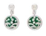 GRAFF | 'WAVE' PAIR OF EMERALD AND DIAMOND PENDENT EARRINGS | 格拉夫 | 'Wave' 祖母綠 配 鑽石 耳環一對