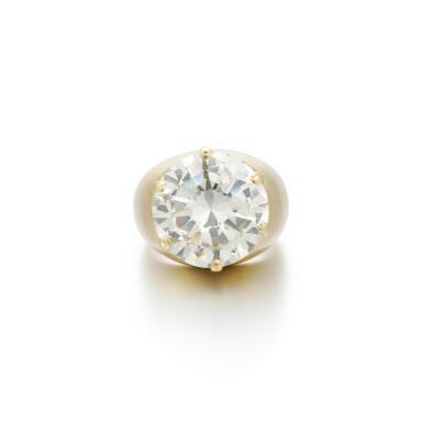 View full screen - View 1 of Lot 144. Diamond ring | Anello con diamante .