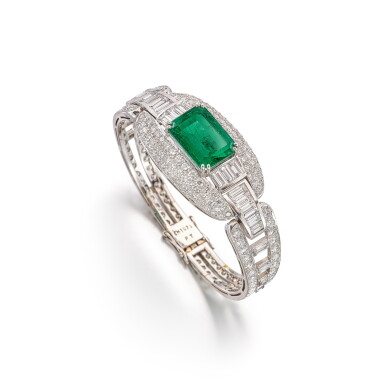 View full screen - View 1 of Lot 1896. Emerald and Diamond Bangle | 10.76克拉「哥倫比亞」祖母綠 配 鑽石 手鐲.