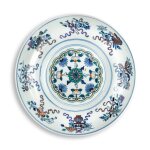 A doucai 'Eight Daoist Emblems' ogee bowl, Mark and period of Guangxu | 清光緒 鬥彩暗八仙紋折腰盌 《大清光緒年製》款