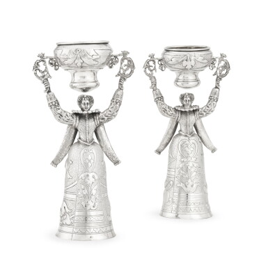 Voir en plein écran - Voir 1 du lot 44. Two silver wager cups, Chester import marks for 1898/1899.