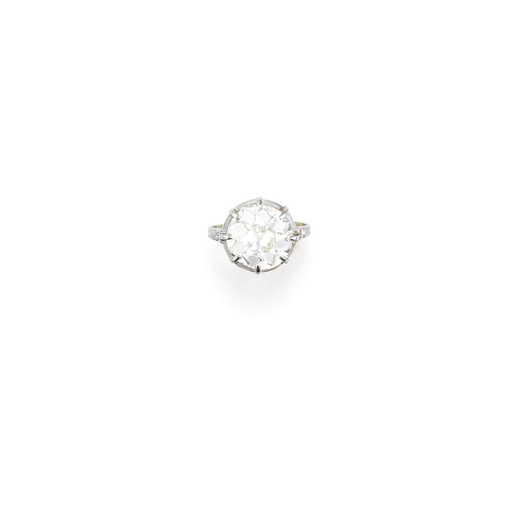 View full screen - View 1 of Lot 213. BAGUE DIAMANTS, VERS 1930 | DIAMOND RING, 1930S.