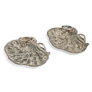 View full screen - View of A Pair of Italian Silver Large Marine-Theme Oyster Platters, Mario Buccellati, Florence, 20th Century.