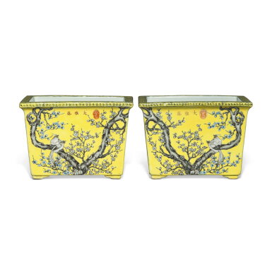 View full screen - View 1 of Lot 362. A pair of yellow-ground grisaille-decorated 'Dayazhai' jardinières, Qing dynasty, Guangxu period | 清光緒 黃地粉彩花鳥圖四方花盆一對 《永慶長春》《大雅齋》《天地一家春》款.