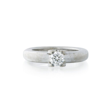 View full screen - View 1 of Lot 128. Cartier | Bague diamant | Diamond ring.
