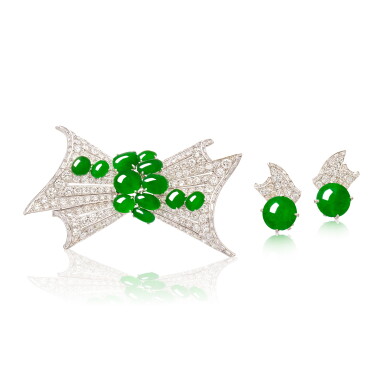 View full screen - View 1 of Lot 1847. Pair of Jadeite and Diamond Ear Clips and Brooch | 天然翡翠 配 鑽石 耳夾 一對 及 胸針.