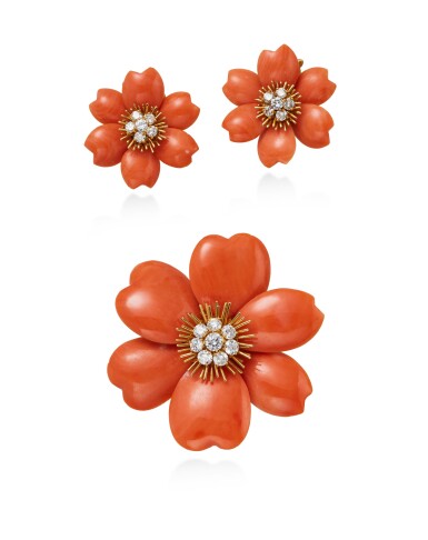 View full screen - View 1 of Lot 1805. ‘Rose de Noël’ Coral and Diamond Demi-Parure | 梵克雅寶 | ‘Rose de Noël’ 珊瑚 配 鑽石 胸針 及 耳夾一對.