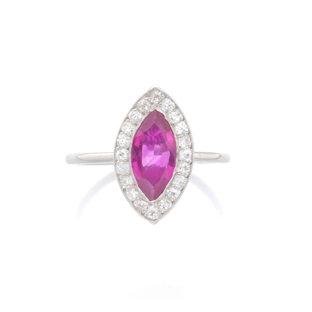 View full screen - View 1 of Lot 33. RUBY AND DIAMOND RING.
