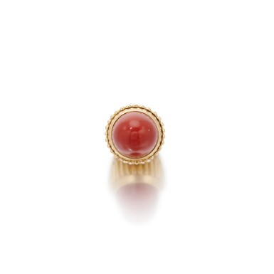 View full screen - View 1 of Lot 35. Coral ring (Anello in corallo).