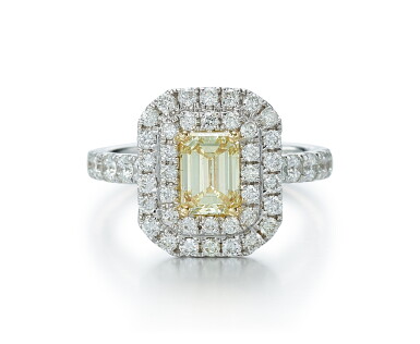 View full screen - View 1 of Lot 9144. DIAMOND RING | 1.09卡拉 方形 W至X色 SI1淨度 鑽石 配 鑽石 戒指.