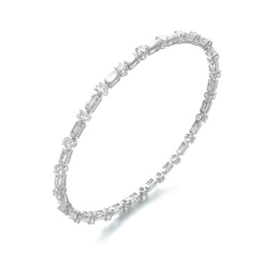 View full screen - View 1 of Lot 930. Diamond bangle.