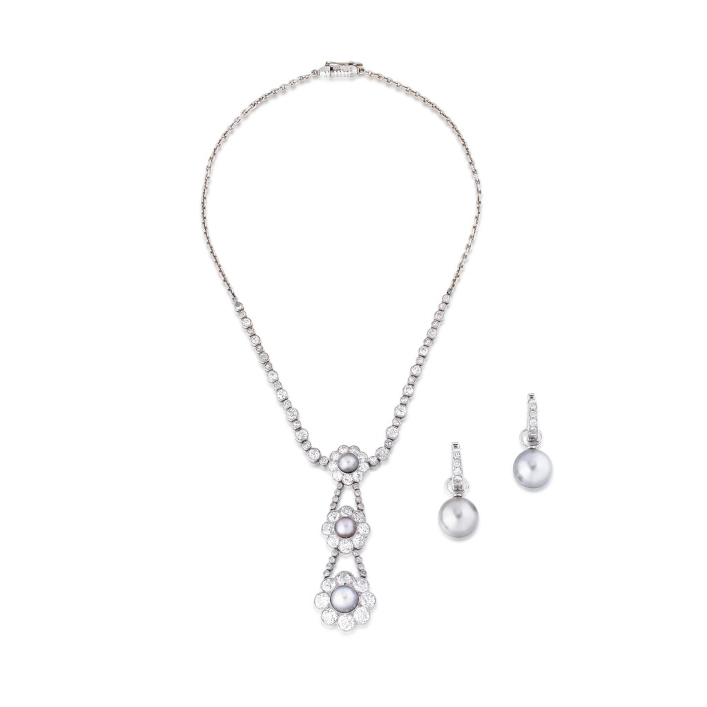 View full screen - View 1 of Lot 24. Collier perles fines et diamant | Natural pearl and diamond necklace.