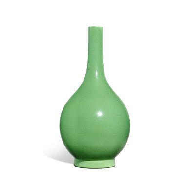 View full screen - View 1 of Lot 3366. A lime-green-glazed vase, Seal mark and period of Qianlong | 清乾隆 檸檬綠釉膽瓶 《大清乾隆年製》款.