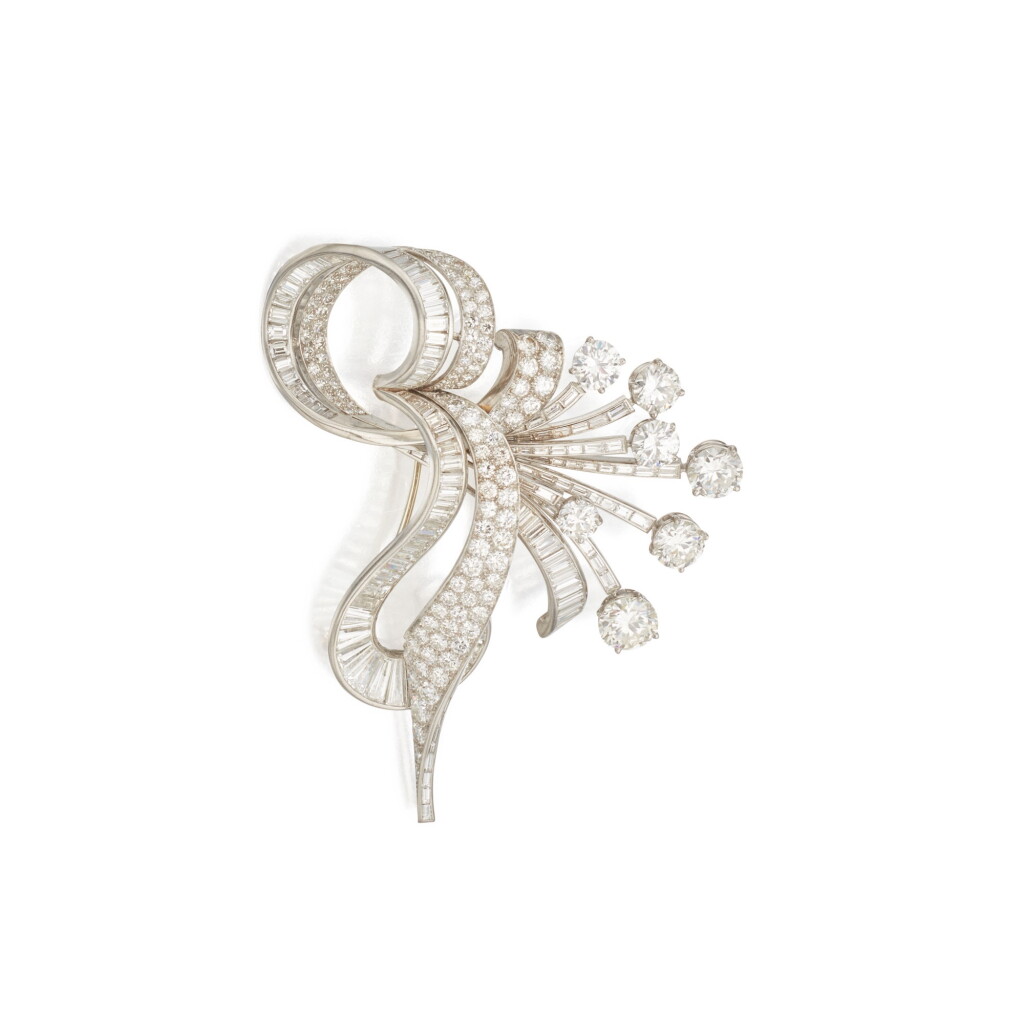View full screen - View 1 of Lot 467. Diamond Clip-Brooch.