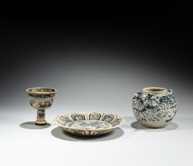 View full screen - View 1 of Lot 264. A group of three blue and white wares, Vietnam, Lê dynasty, 15th / 16th century.