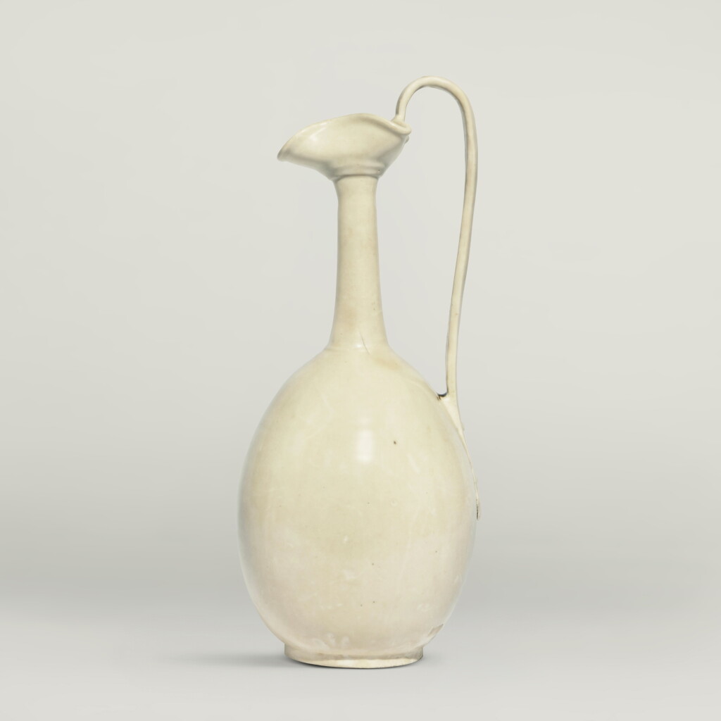View full screen - View 1 of Lot 124. A rare and large ‘Xing' white-glazed ewer, Tang dynasty.