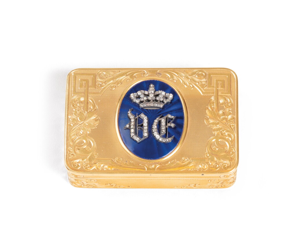 View full screen - View 1 of Lot 180. A jewelled gold and enamel Royal presentation snuff box, apparently unmarked but probably Turin, circa 1850 | Tabatière royale de présentation en or, émail, sertie de diamants, apparemment non poinçonnée, probablement Turin, vers 1850.