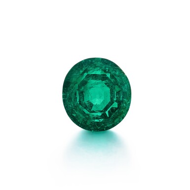 View full screen - View 1 of Lot 800. Unmounted Emerald weighing 4.87 carats.