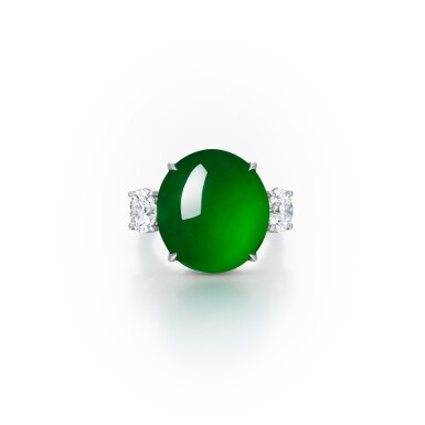 View full screen - View 1 of Lot 1861. 'Imperial Jade' Jadeite and Diamond Ring | 天然「帝王綠」翡翠 配 鑽石 戒指.