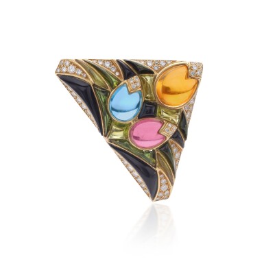 View full screen - View 1 of Lot 805. Gem set brooch.