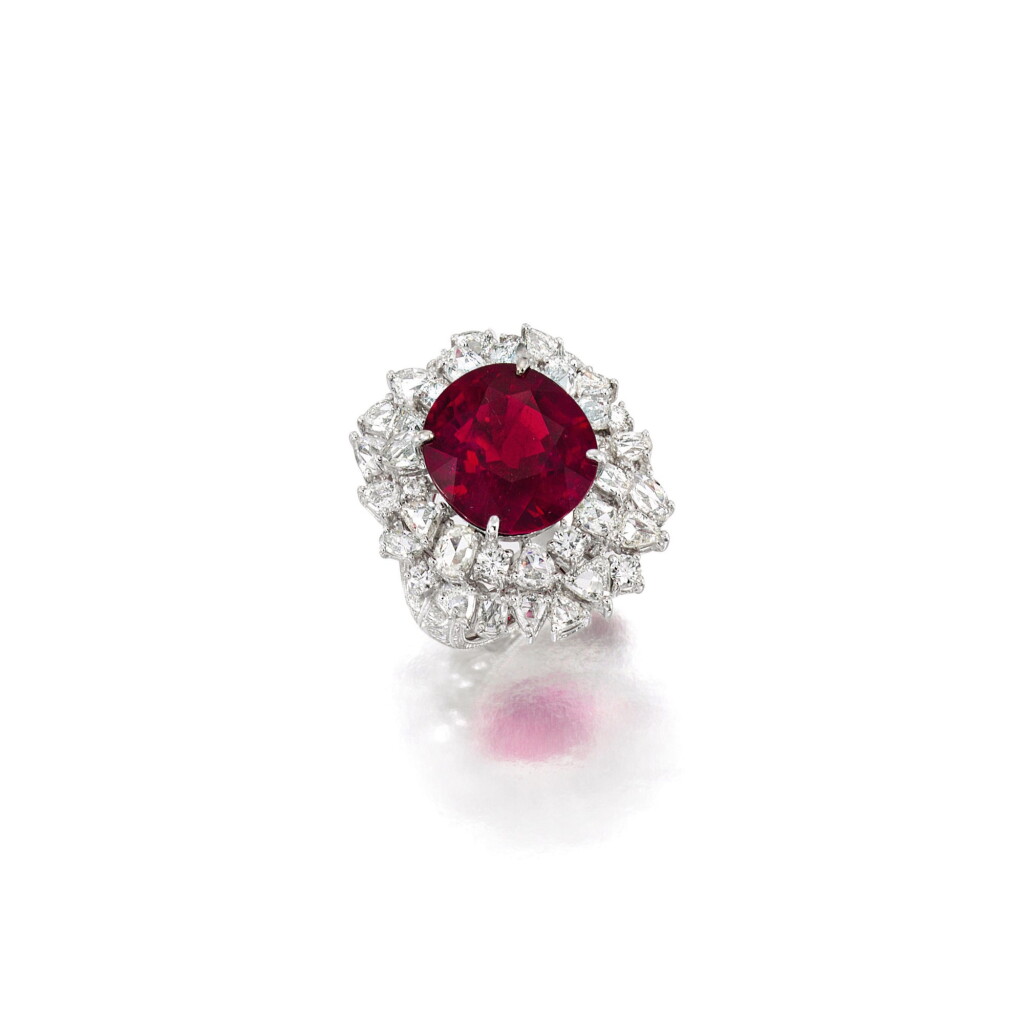 View full screen - View 1 of Lot 1603. RUBELLITE AND DIAMOND RING 碧璽 配 鑽石 戒指.