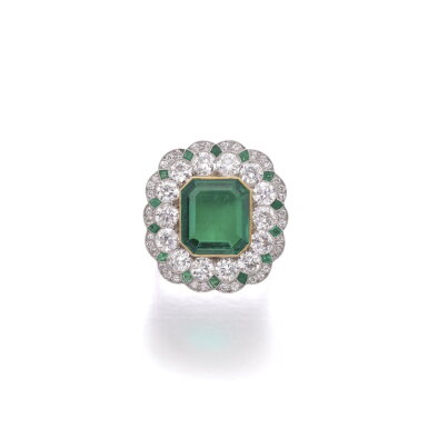 View full screen - View 1 of Lot 633. Fine emerald and diamond ring | 祖母綠及鑽石戒指.