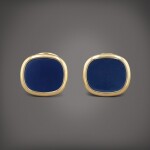 Ellipse, reference 9002 Paire de boutons de manchette en or jaune avec plaques en émail bleu | Pair of yellow gold cufflinks with blue enamel Vers 1990 | Circa 1990