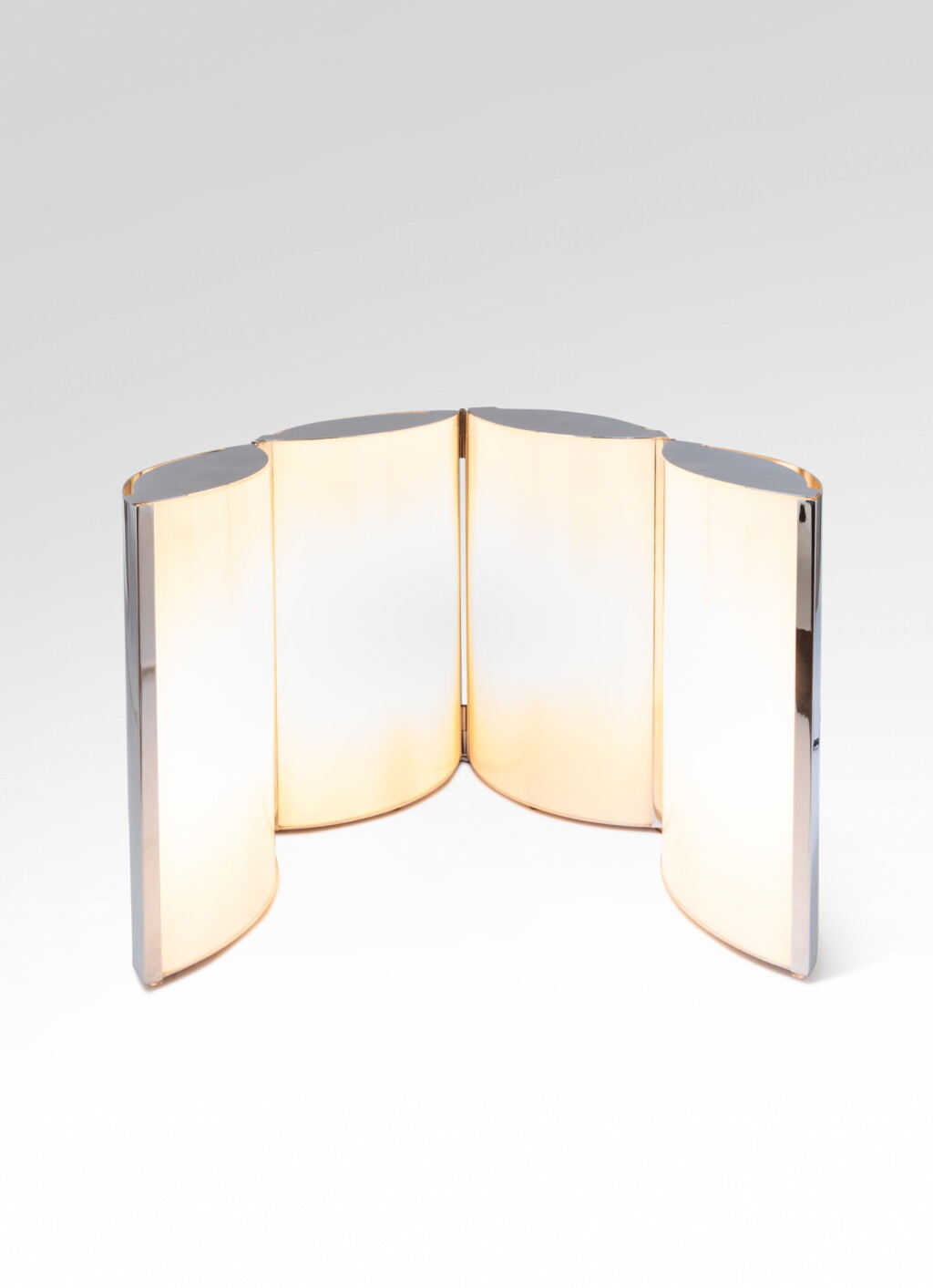 View full screen - View 1 of Lot 63. Lampe Éventail, modèle 10481.