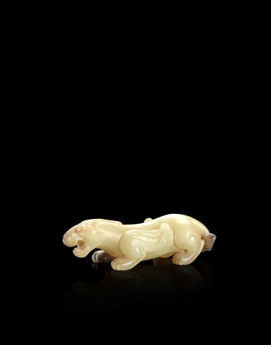View full screen - View 1 of Lot 3808. A small jade figure of a bixie, Western Han dynasty | 西漢 玉圓雕辟邪.