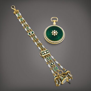View full screen - View 1 of Lot 719. Montre chatelaine en or jaune, émail et perles | Yellow gold, enamel and pearl-set chatelaine watch Vers 1790 | Circa 1790.
