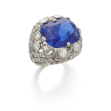 View full screen - View 1 of Lot 34. SAPPHIRE AND DIAMOND RING (ANELLO CON ZAFFIRO E DIAMANTI).