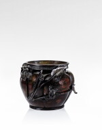 Grand vase en bronze patiné, Japon, époque Meiji