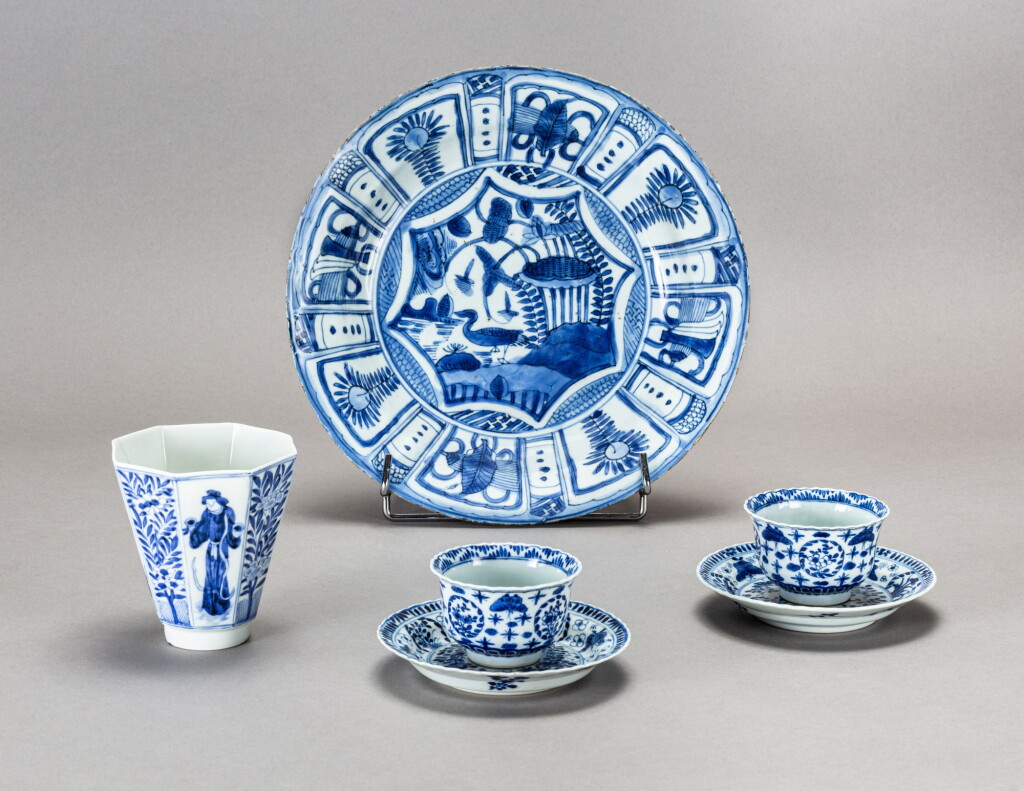 View full screen - View 1 of Lot 64. A group of five blue and white porcelains, 17th century | 十七世紀 及 日本 明治時代 青花瓷器一組六件.