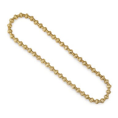 View full screen - View 1 of Lot 171. COLLIER OR, CHAUMET | GOLD NECKLACE, CHAUMET.
