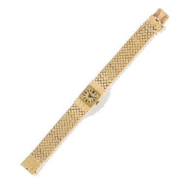 View full screen - View 1 of Lot 311. Van Cleef & Arpels | Montre-bracelet de dame or | Gold lady's wristwatch.
