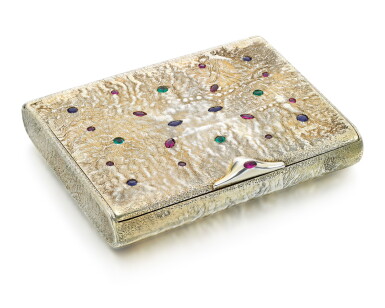 View full screen - View 1 of Lot 33. A JEWELLED SILVER-GILT CIGARETTE CASE.