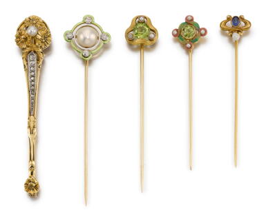 View full screen - View 1 of Lot 1019. PEARL AND DIAMOND BROOCH AND FOUR PEARL, DIAMOND AND GEM SET STICK PINS, EARLY 20TH CENTURY.