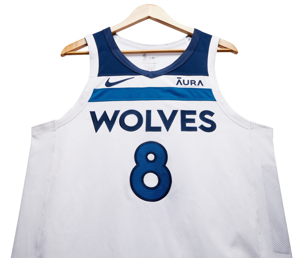 全萤幕检视 - 查看9Josh Minott Minnesota Timberwolves 2023-2024 Game Worn Association Edition Jersey的1