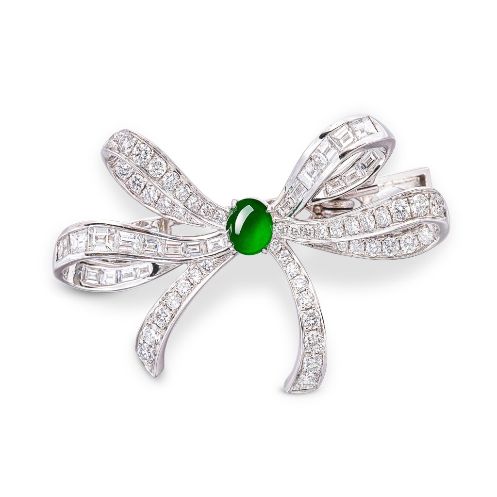 View full screen - View 1 of Lot 2740. Jadeite and Diamond Hair Clip | 天然翡翠 配 鑽石 髮夾.