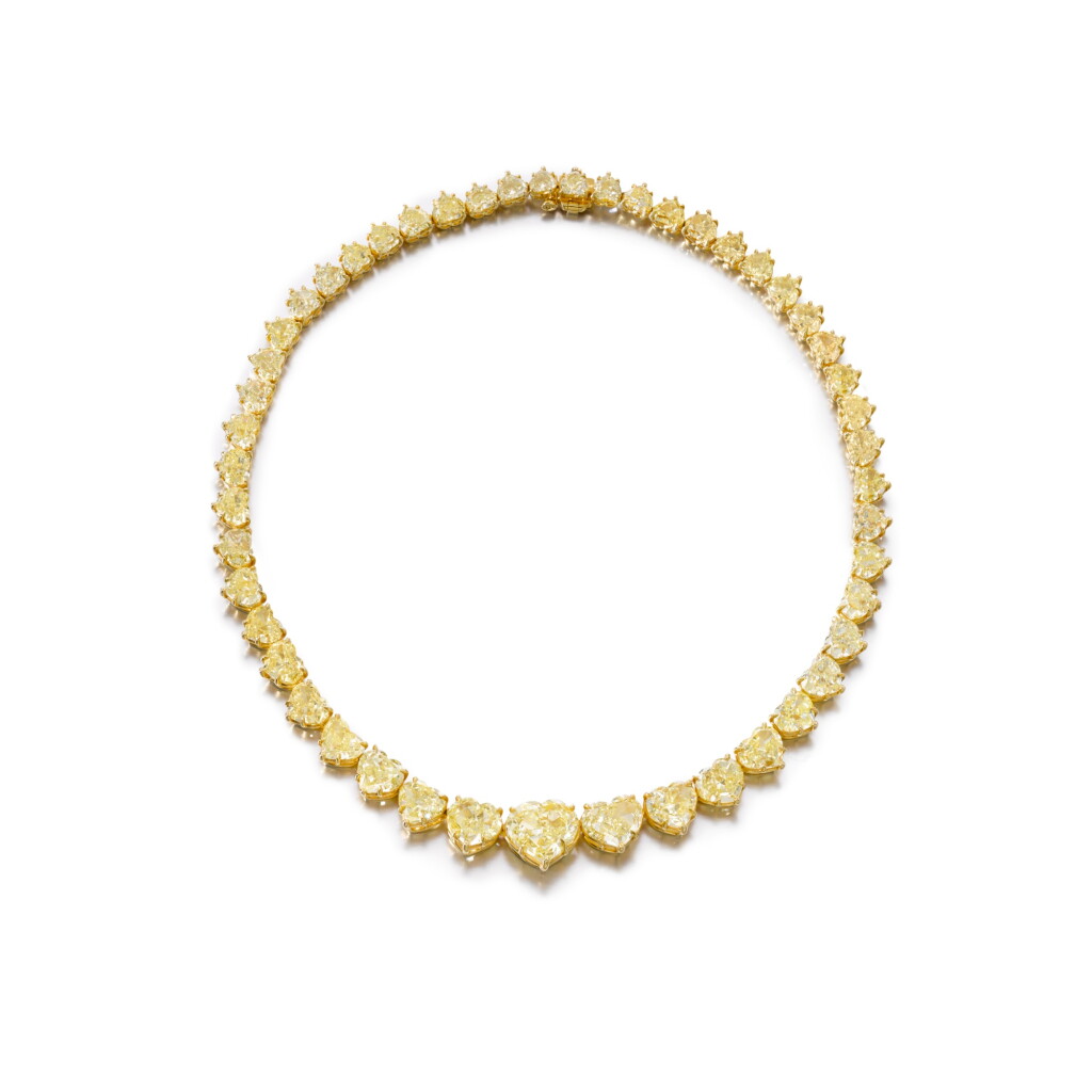 View full screen - View 1 of Lot 621. Fancy yellow and coloured diamond necklace | 彩黃色及彩色鑽石項鏈.