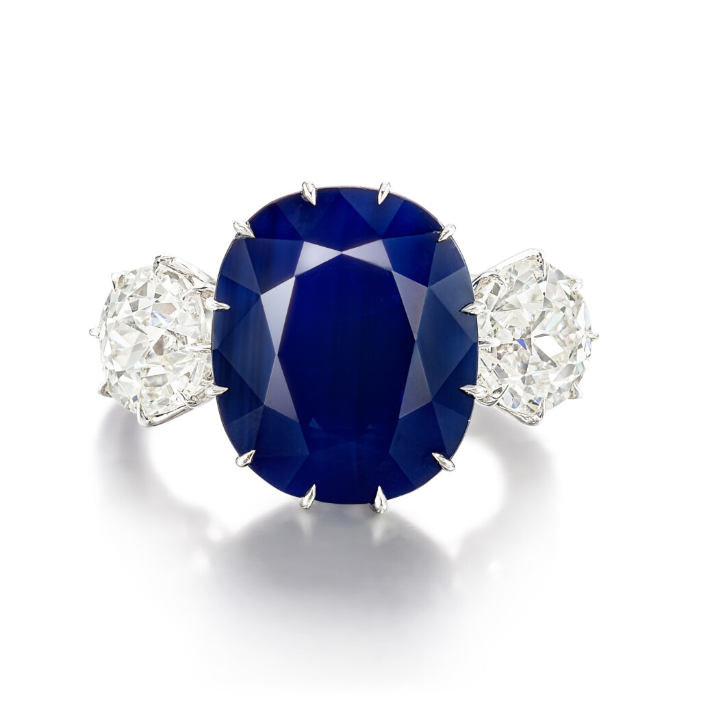 View full screen - View 1 of Lot 1737. Sapphire and Diamond Ring | 11.56克拉 天然「克什米爾」未經加熱藍寶石 配 鑽石 戒指.
