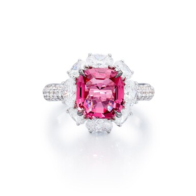 View full screen - View 1 of Lot 388. Padparadscha Sapphire and Diamond Ring | 3.01克拉 天然「馬達加斯加」未經加熱橙粉紅色剛玉 配 鑽石 戒指.