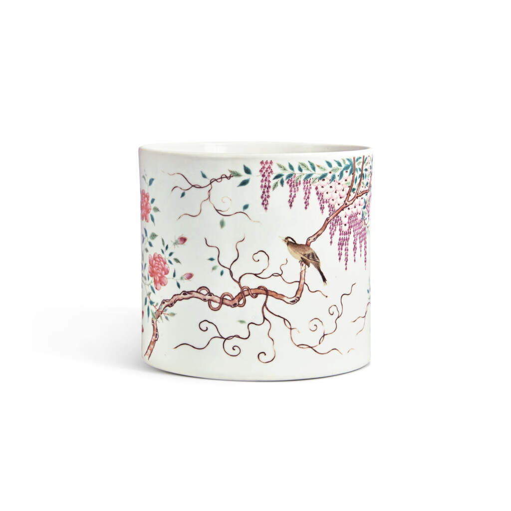 View full screen - View 1 of Lot 572. A famille-rose 'Dayazhai' 'hwamei and flowers' brushpot, Qing dynasty, Guangxu period, circa 1876 | 清光緒 約1876年 粉彩藤夢畫眉月季圖筆筒 《大雅齋》《天地一家春》《永慶長春》款.