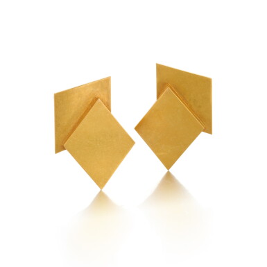 View full screen - View 1 of Lot 147. Pair of earrings (Paio di orecchini).
