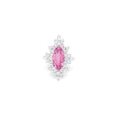 View full screen - View 1 of Lot 482. MORGANITE AND DIAMOND BROOCH, HARRY WINSTON | 摩根石配鑽石別針,海瑞溫斯頓.