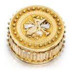 A three-colour gold pill box, France, mid to late 19th century