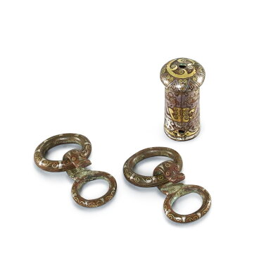 View full screen - View 1 of Lot 3049. Three gold and silver-inlaid bronze ornaments, Warring States period | 戰國 銅錯金銀車飾 及 獸首環形帶扣一組三件.