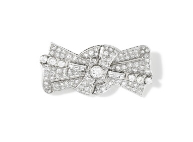 View full screen - View 1 of Lot 272. Broche diamants | Diamond brooch.